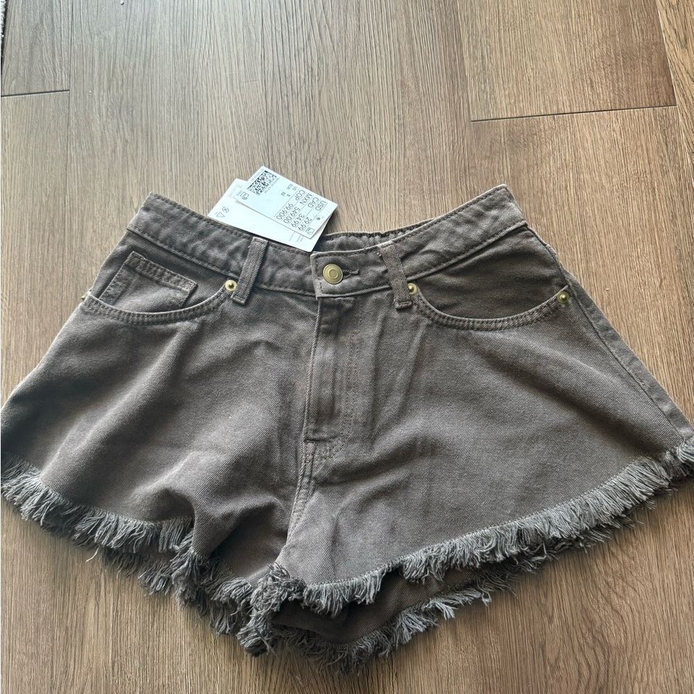 H&M Gray Frayed Hem Jean Shorts